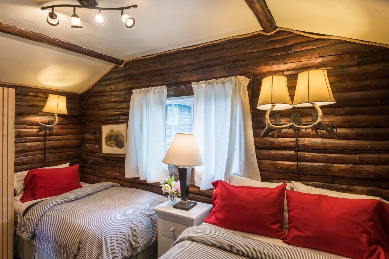 Log Cabin Motel ไพน์เดล ภายนอก รูปภาพ